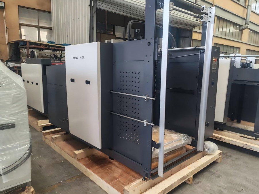 A nova máquina de laminação automática de alta velocidade Star YFMD-850 está prestes a ser enviada para a Tailândia!